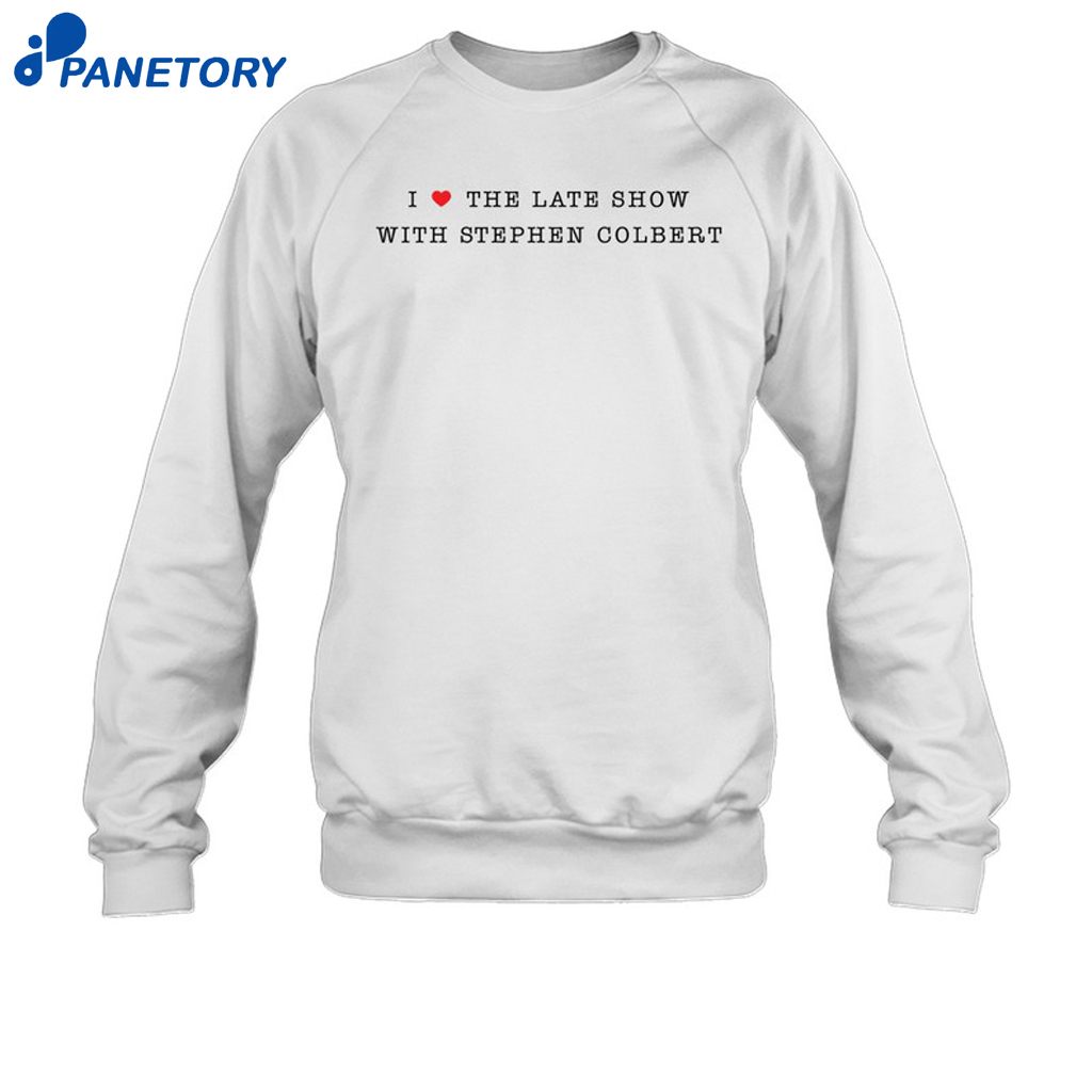 Molly Gordon Wearing I Heart The Late Show With Stephen Colbert Shirt 6 Molly Gordon Wearing I Heart The Late Show With Stephen Colbert Shirt 1