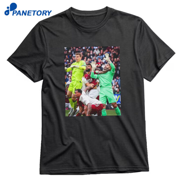 Pablo Fouled David Raya T-Shirt